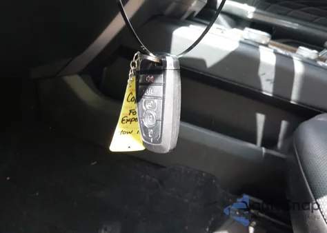 2019 Ford Expedition Max Platinum z USA, uszkodzony, nr VIN 1FMJK1MT4KEA54539